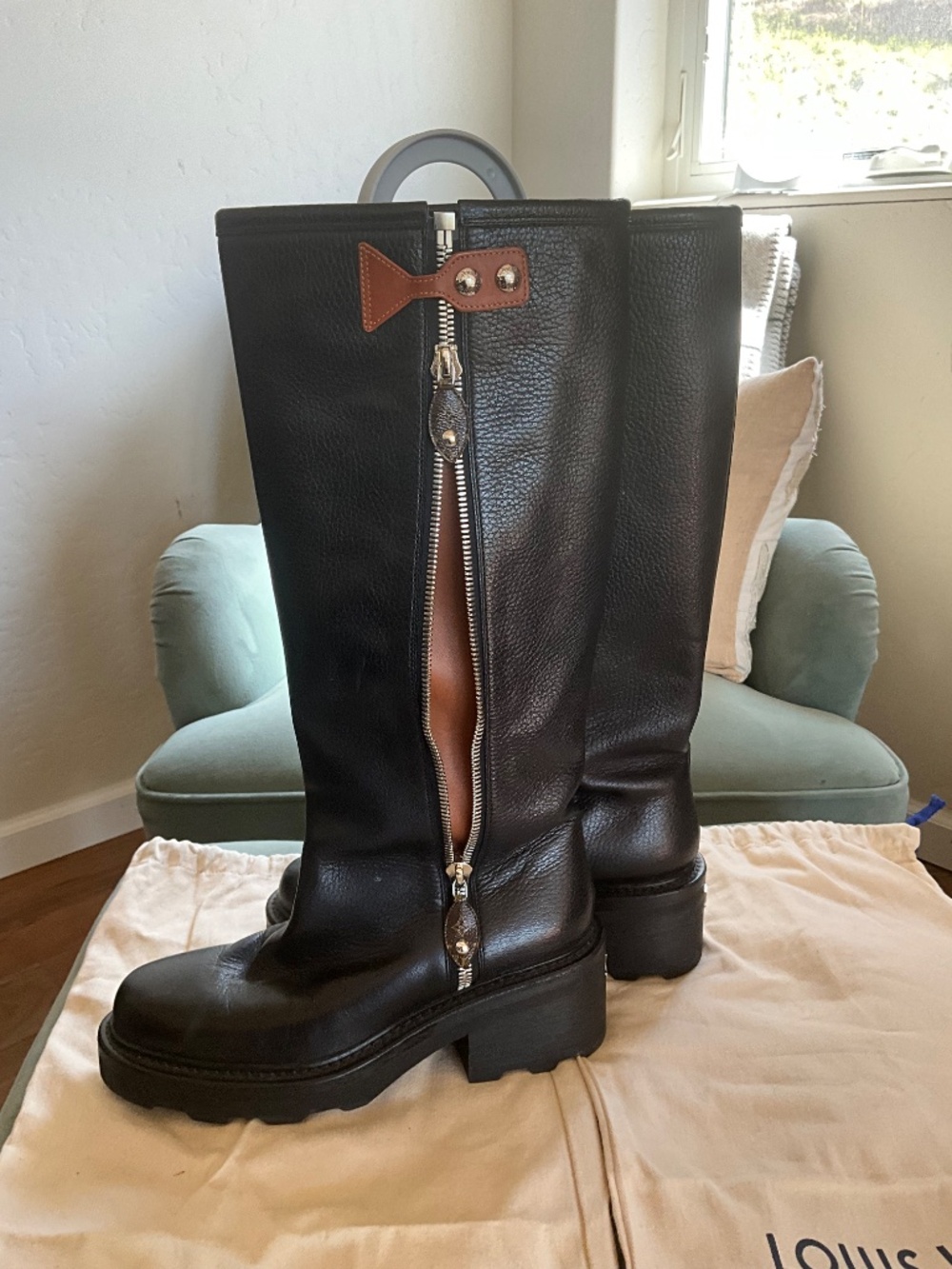 Louis Vuitton boots / LV BEAUBOURG HIGH BOOT - Picture 4 of 9